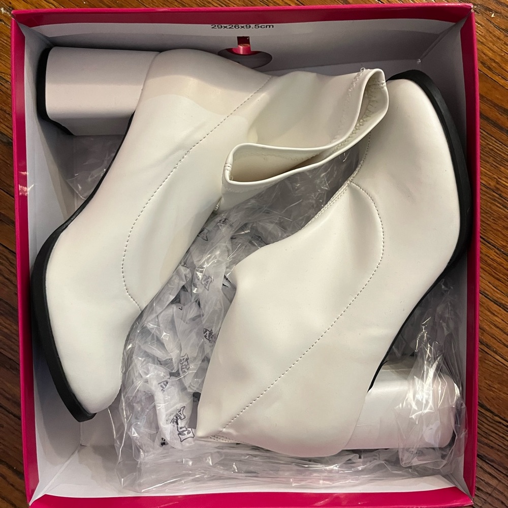 Unique Vintage Funtasma Go-Go Boots NIB